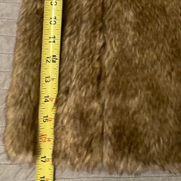 Maurices Brown Vest Faux Fur with sweater material backside. Women’s size XL - Picture 6 of 12